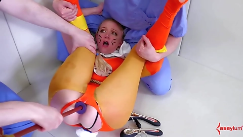 Sexy young girl shows her pussy