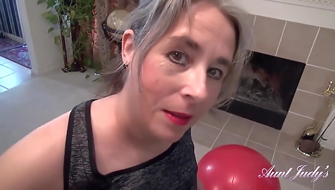 Spanish girl's pussy gets fucked in the park